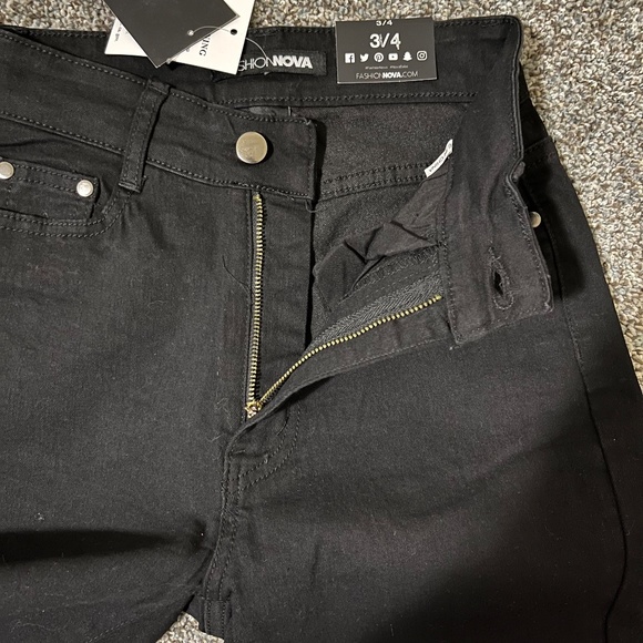 Fashion Nova Women’s Caroline High-rise Jeans,  Women's size 3; New with Tags - Picture 6 of 16